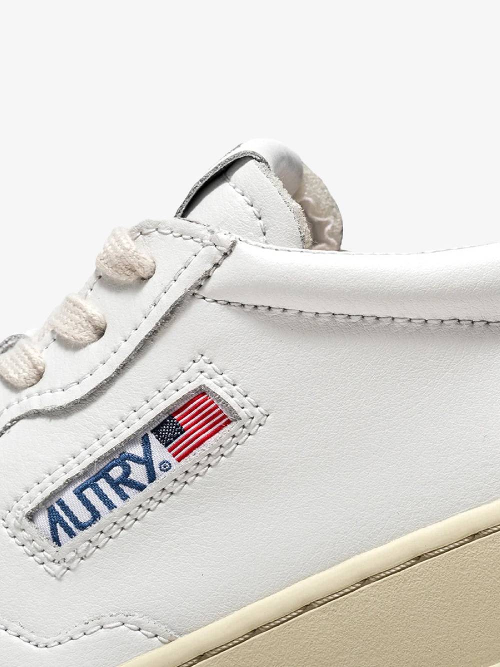 AUTRY Sneakers Medalist Low uomo in pelle bianco/verde In Linea