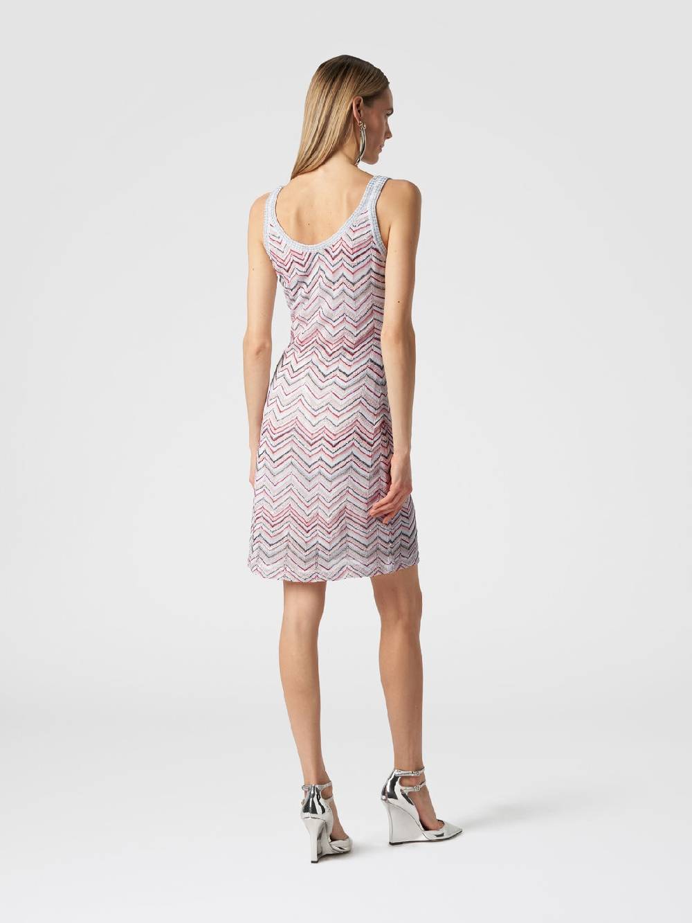 M Missoni Mini-abito senza maniche in misto viscosa zig zag con paillettes Sottocosto