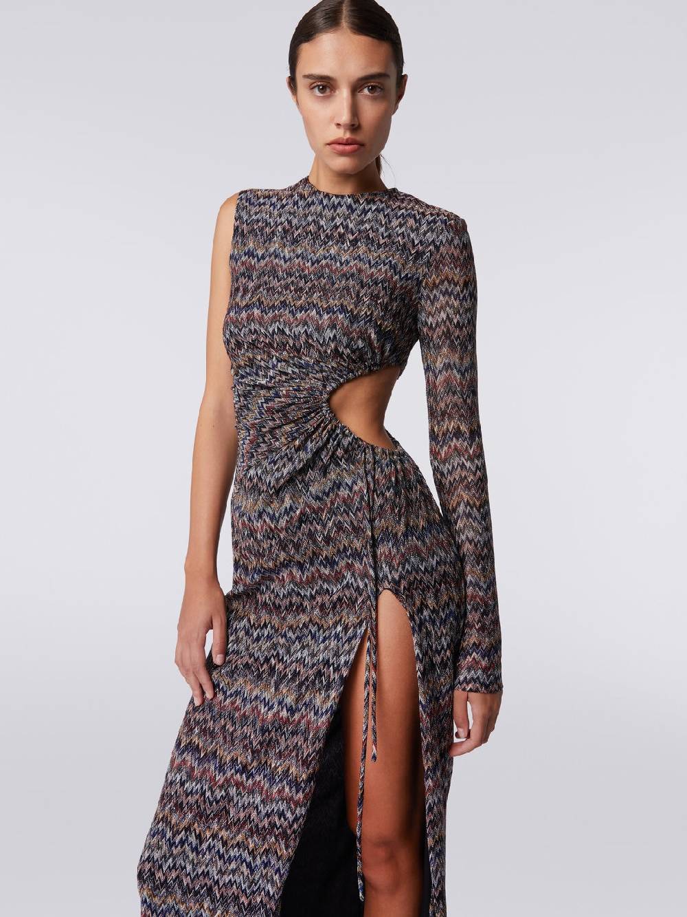 M Missoni Abito lungo monospalla con dettaglio cut-out e spacco Prezzo Ridotto
