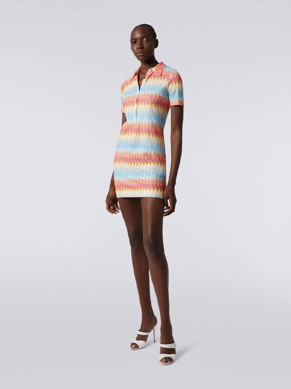 M Missoni Mini-abito modello polo in viscosa zig zag Nuovi prodotti