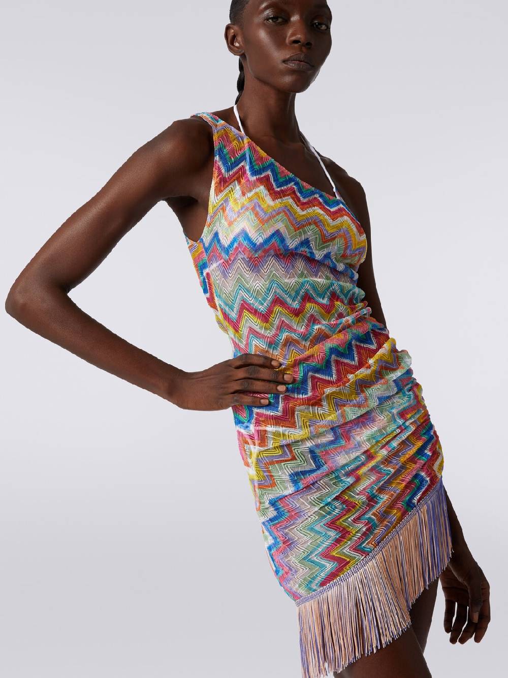M Missoni Copricostume corto monospalla con frange e arricciatura laterale Affare Del Giorno