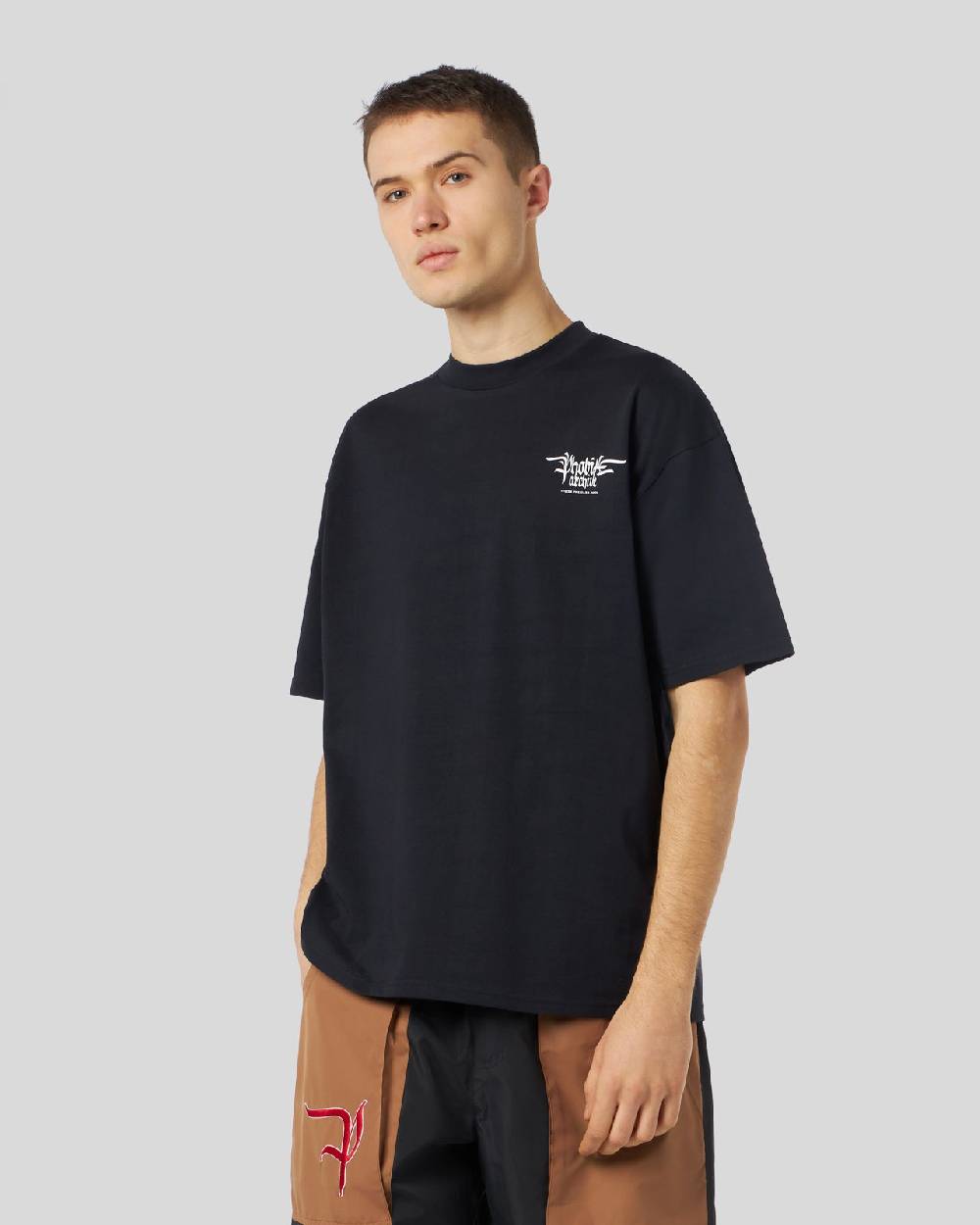 Phobia Archive T-SHIRT NERA CON GRAFICA FIERY COBRA ARANCIONE Acquista Ora