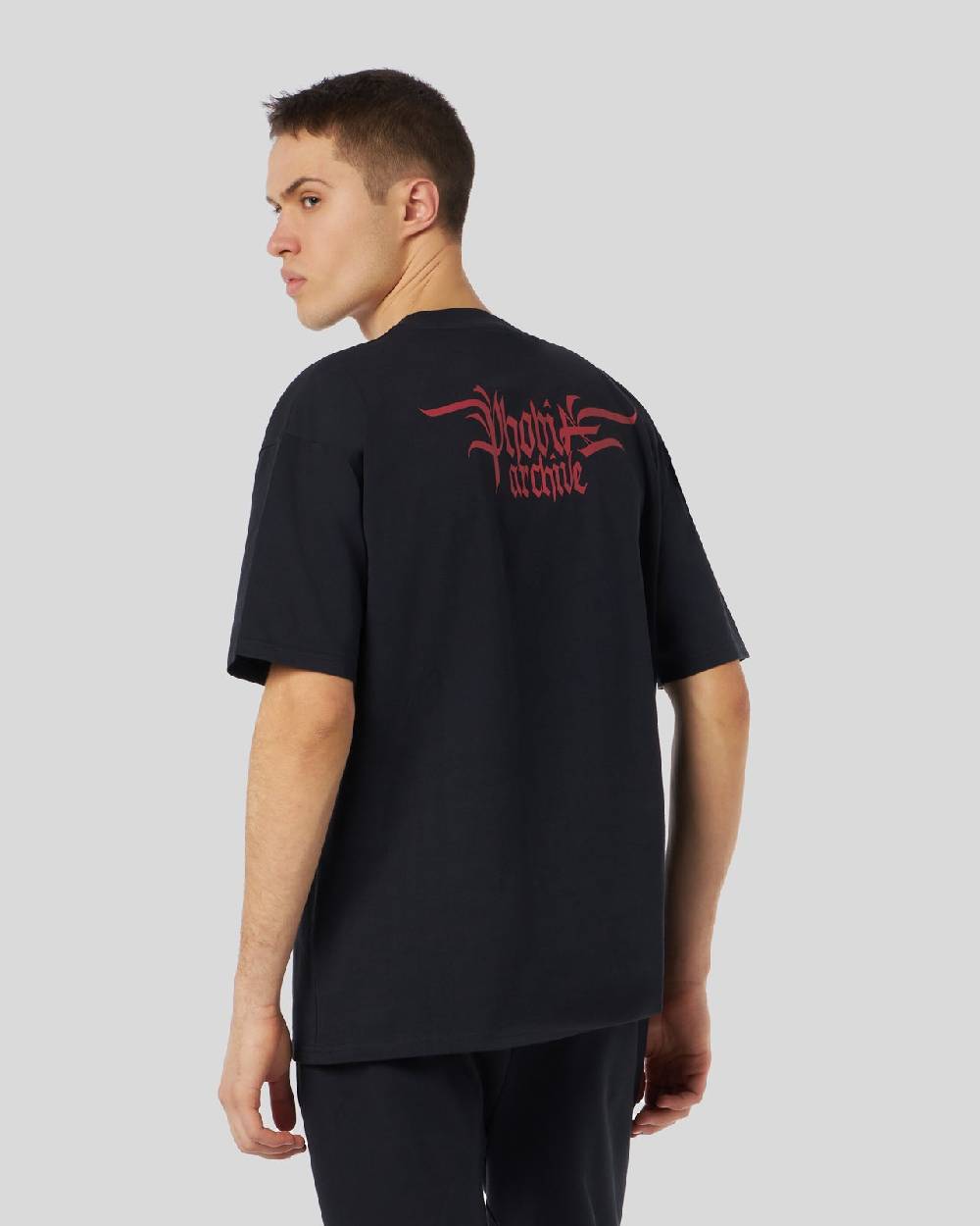 Phobia Archive T-SHIRT NERA CON GRAFICA TRIPLE SKULL ROSSA Novità