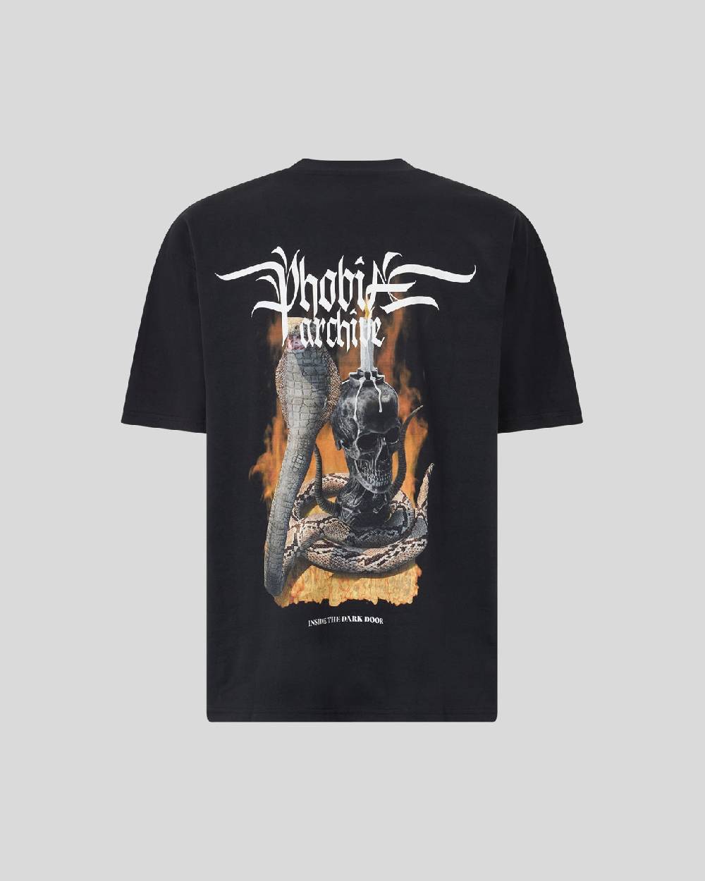 Phobia Archive T-SHIRT NERA CON GRAFICA FIERY COBRA ARANCIONE