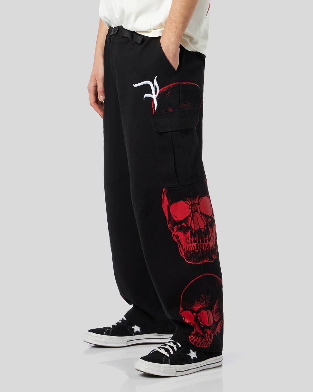 Phobia Archive PANTALONE CARGO NERO CON GRAFICA TRIPLE SKULL ROSSA E LOGO GOTIC P Vendita