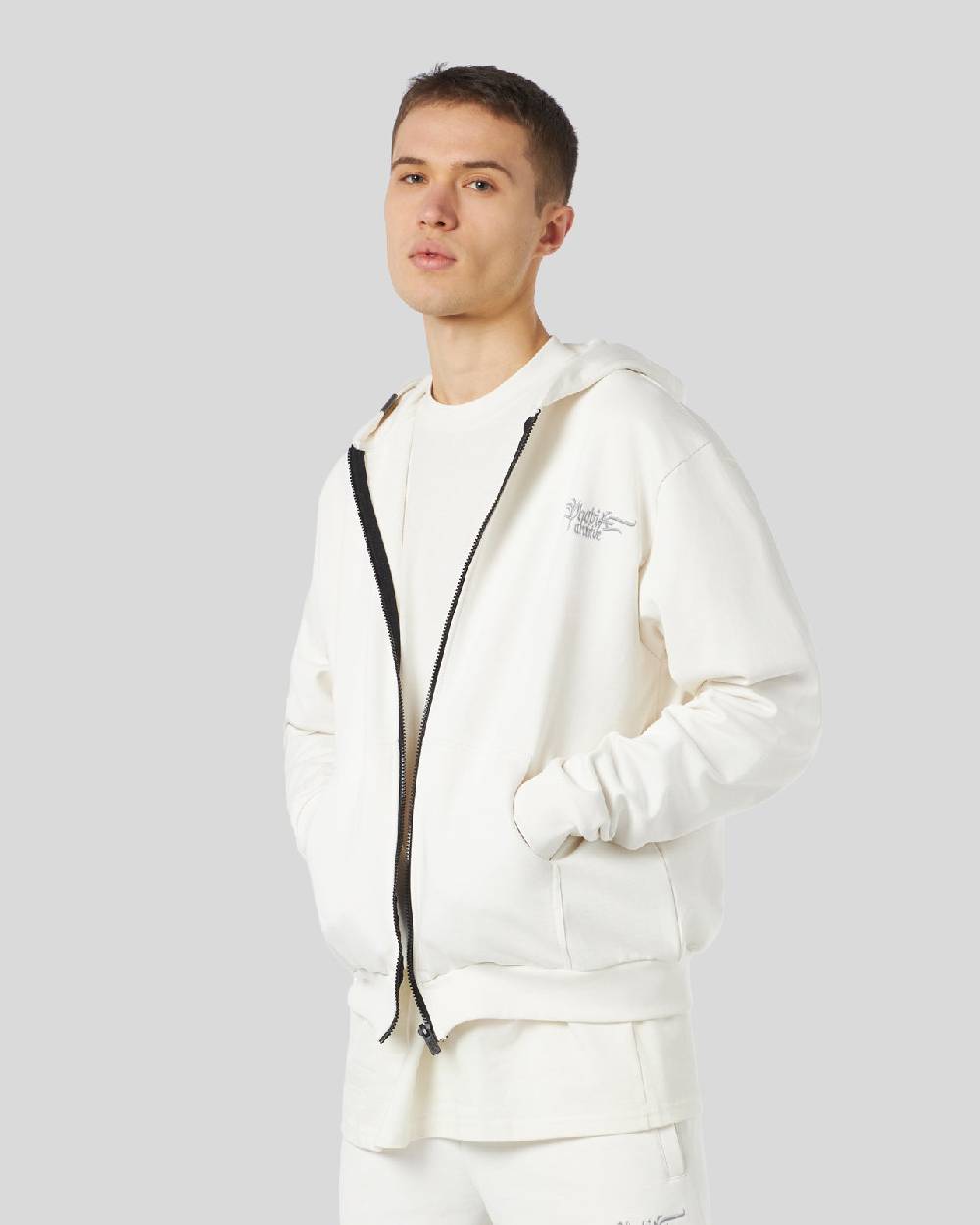 Phobia Archive FELPA CON ZIP BIANCA CON GOTIC LOGO RICAMATO Promozione