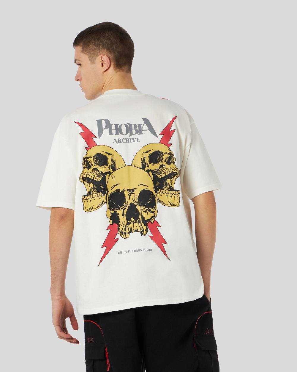 Phobia Archive T-SHIRT BIANCA CON GRAFICA SCREAMING SKULLS ROSSA Prezzo Ridotto