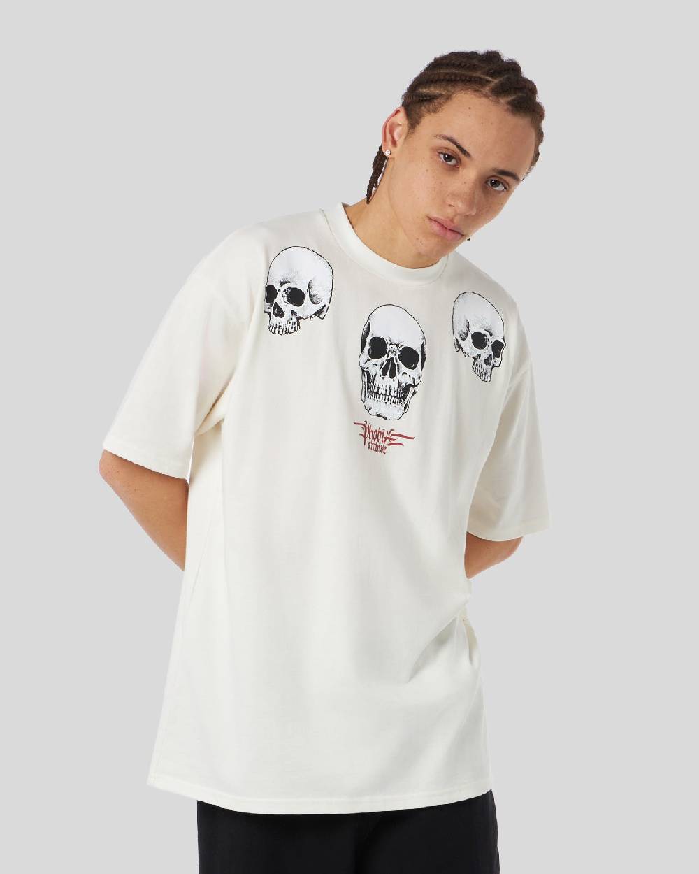 Phobia Archive T-SHIRT BIANCA CON GRAFICA TRIPLE SKULL ROSSA Saldi