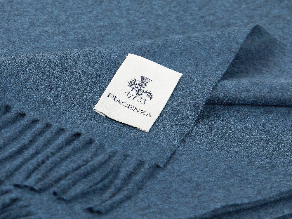 Piacenza 1733 Aeternum Plaid blu in puro Cashmere Economico