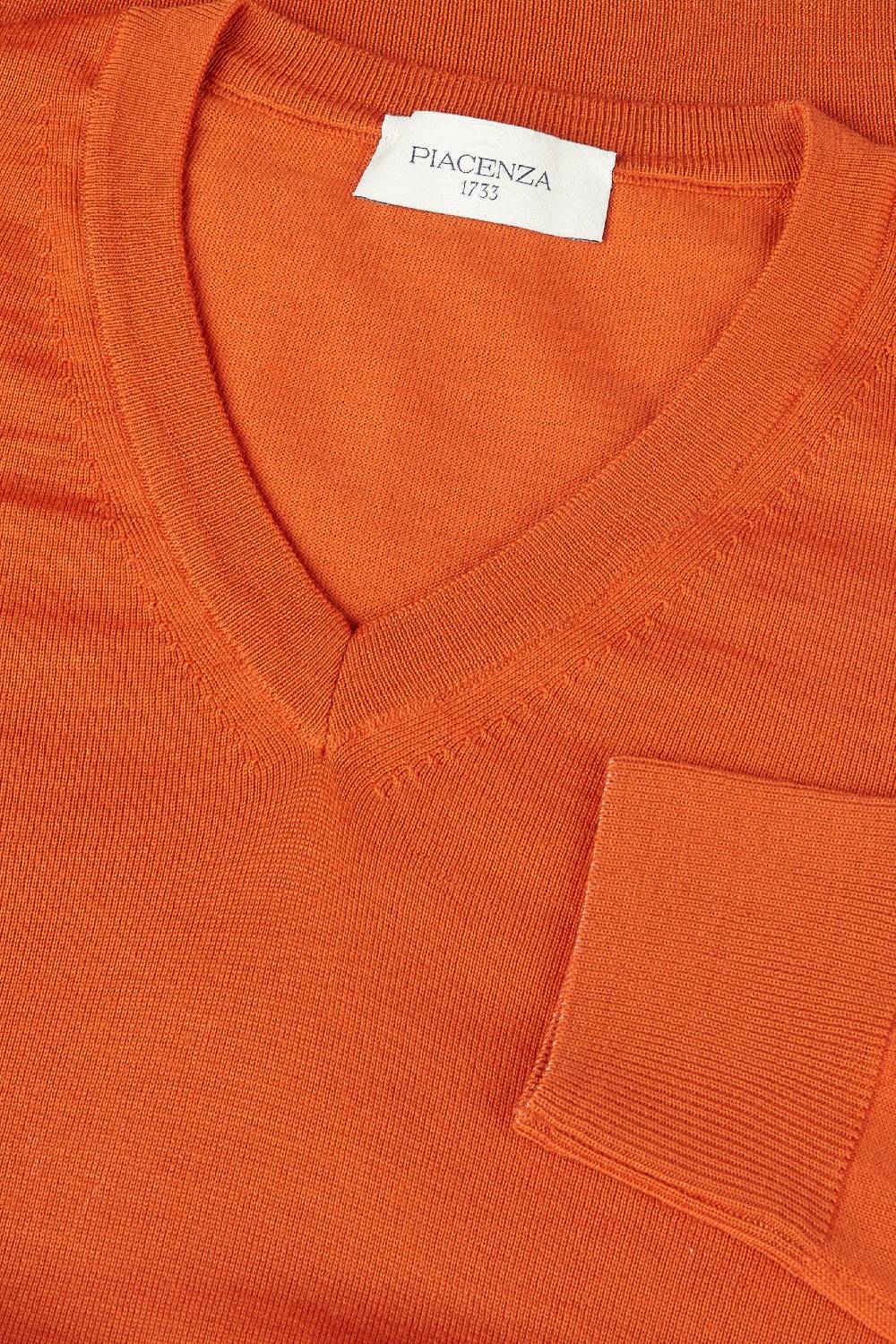 Piacenza 1733 Scollo V lana merino super fine arancio Italy