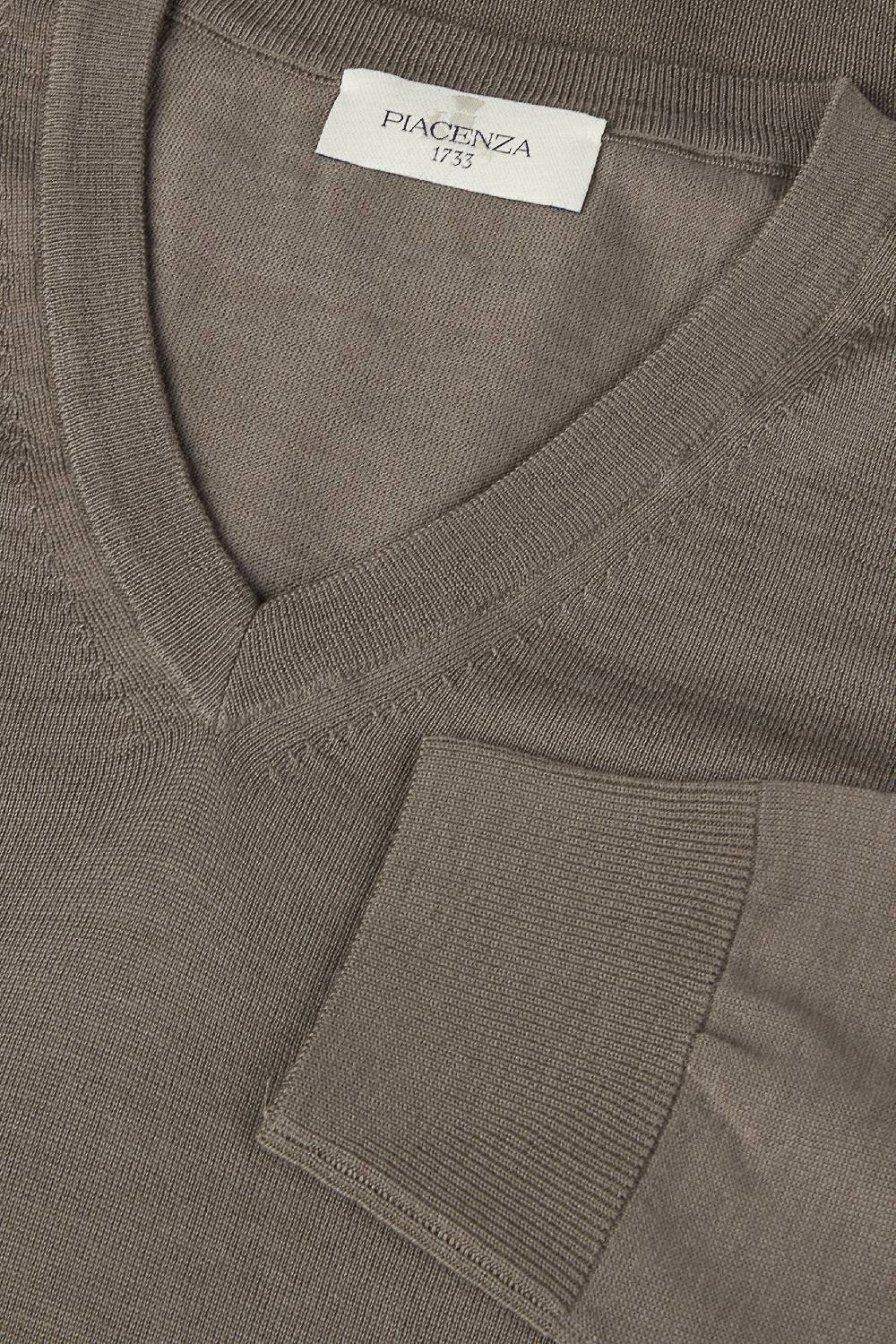 Piacenza 1733 Scollo V lana merino super fine nocciola Economico