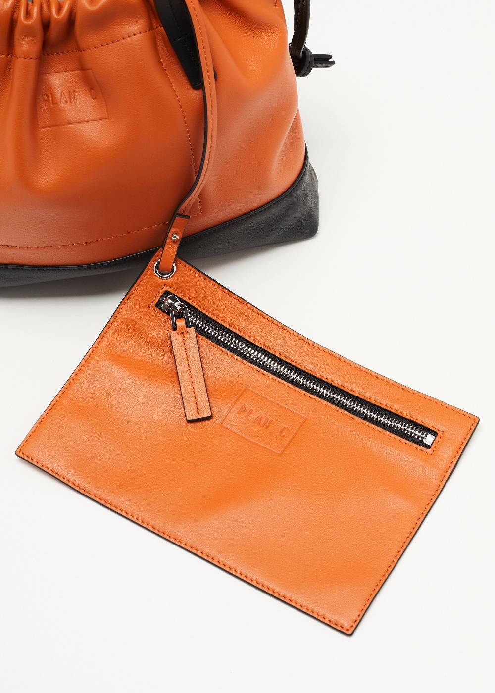 Plan C BORSA PICCOLA IN PELLE CON COULISSE Prezzo Ridotto