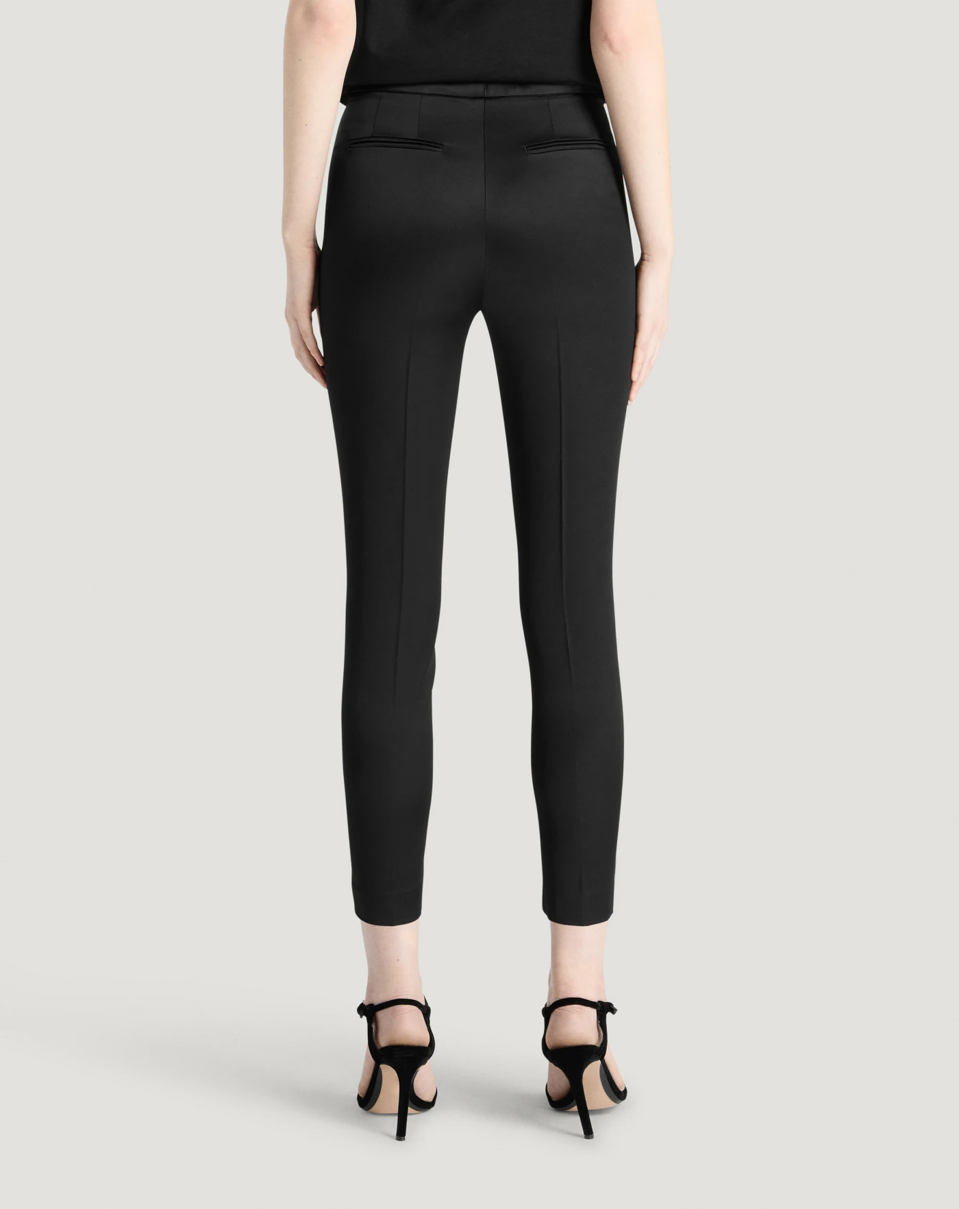 Pt Torino Pantaloni Frida in satin fluido Outlet