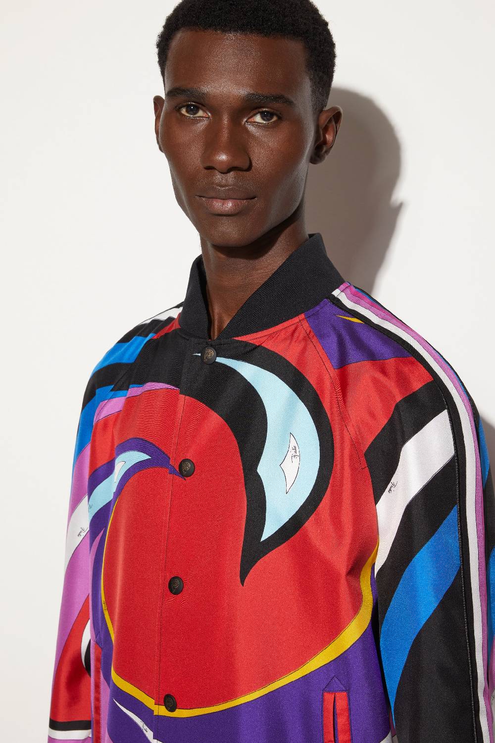 Pucci Bomber in seta con stampa Cigni Sconto