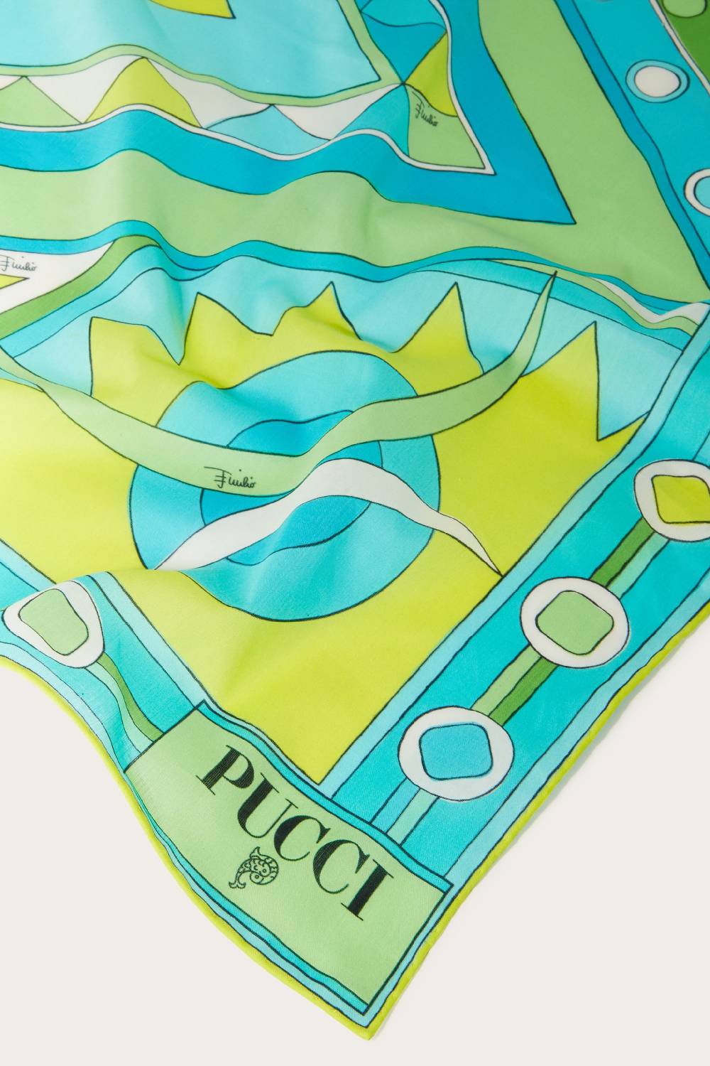 Pucci Carré piccolo con stampa Vivara Promozione Limitata