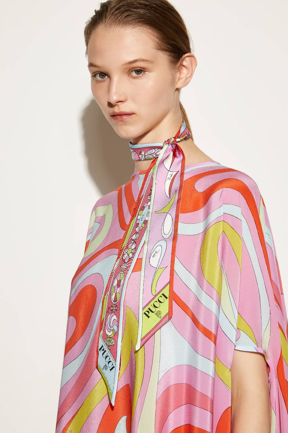 Pucci Foulard in seta con stampa Pesci In Linea