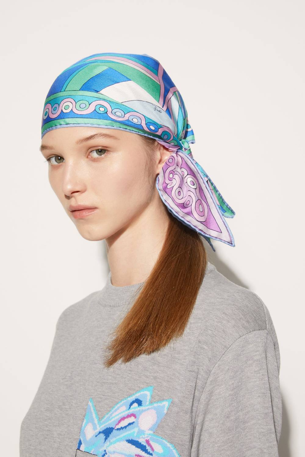 Pucci Foulard in seta con stampe Iride e Onde Sottocosto