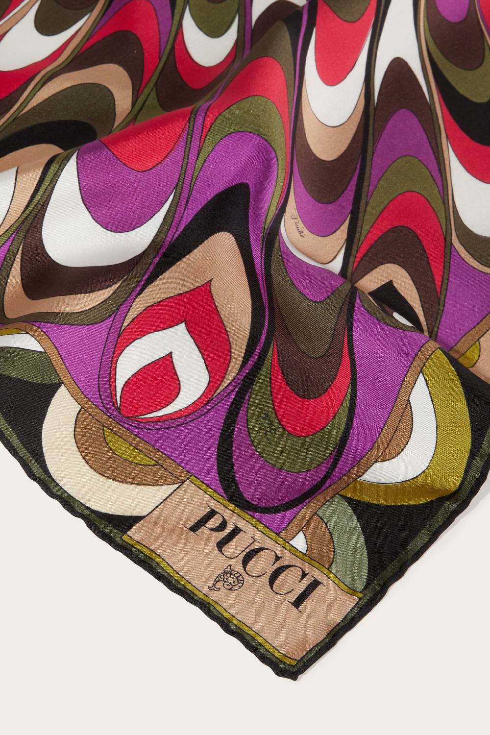 Pucci Carré piccolo in seta con stampa Onde Latest fashion