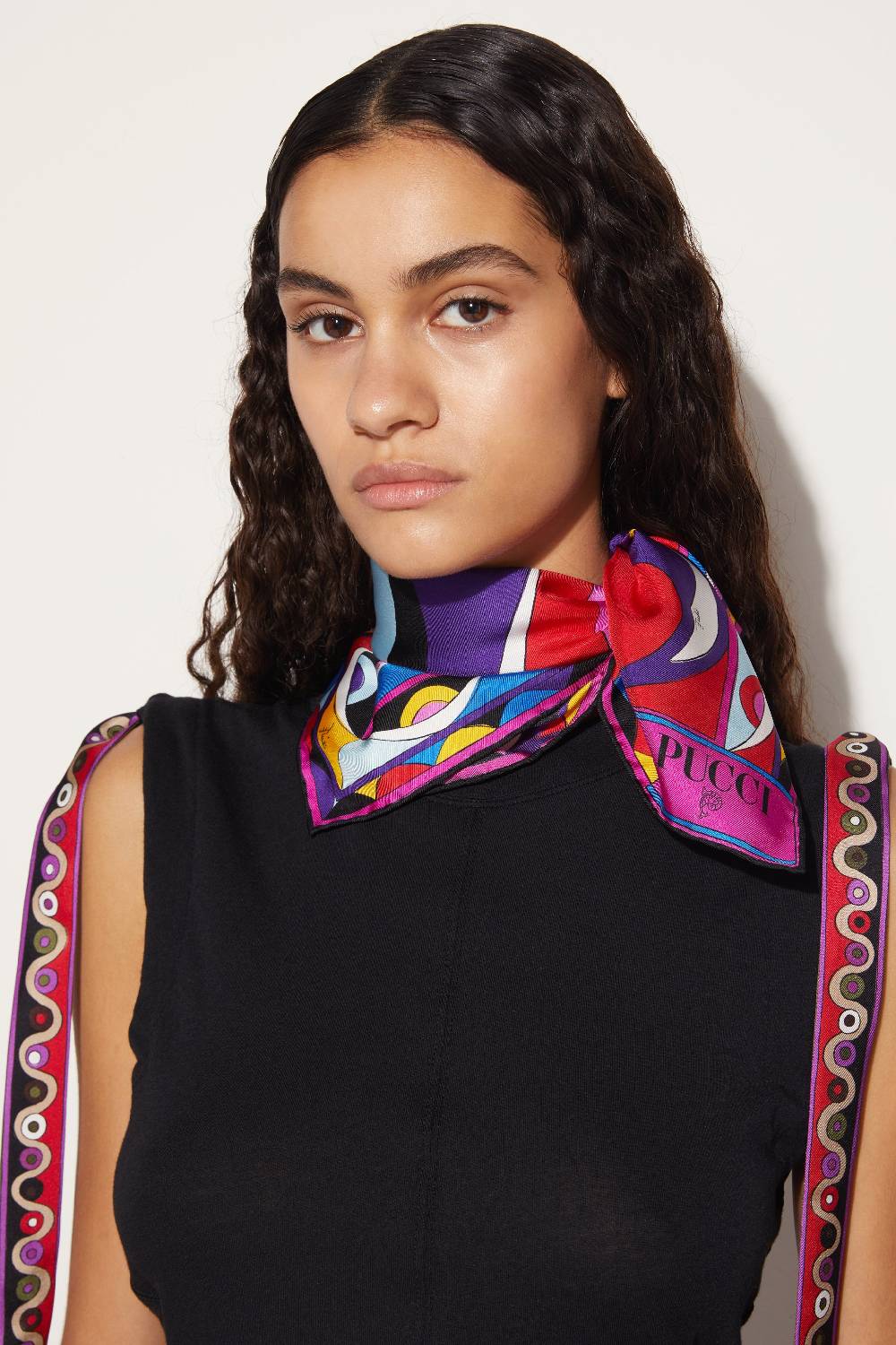 Pucci Carré piccolo in seta con stampa Cigni Shopping Online