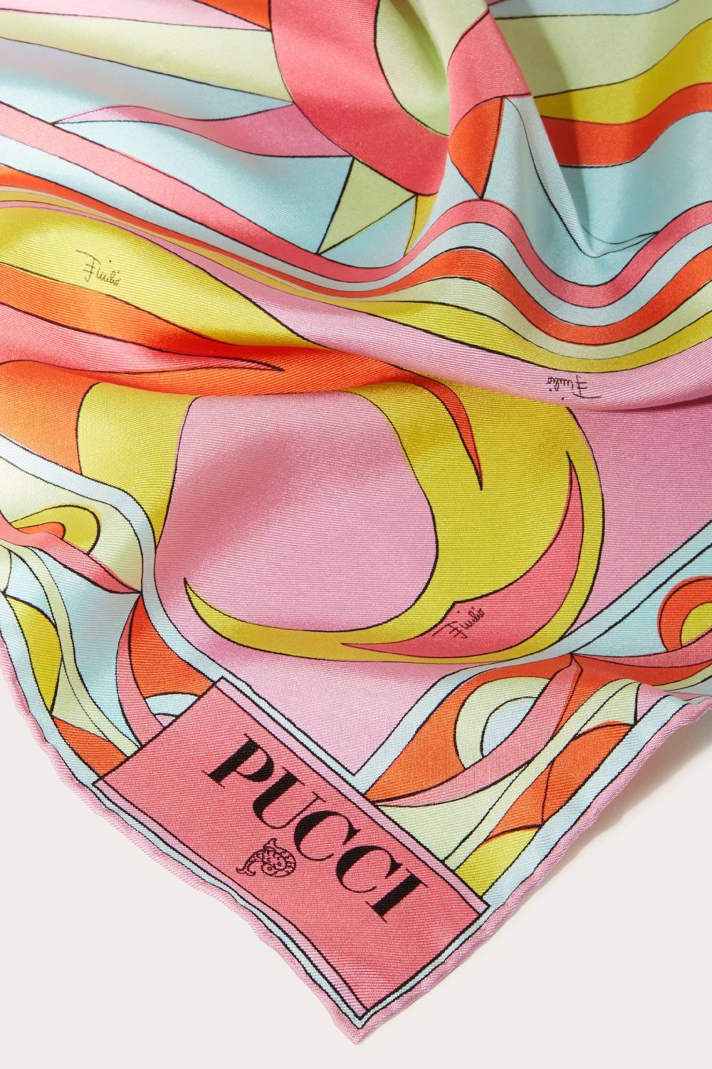 Pucci Carré piccolo in seta con stampa Cigni Black Friday