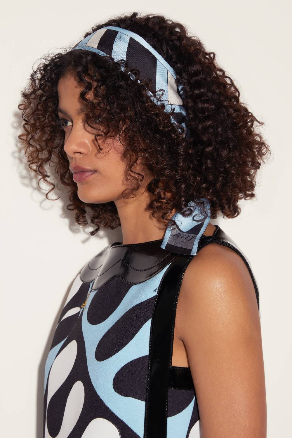Pucci Foulard in seta con stampe Marmo e Iride Promozione temporanea