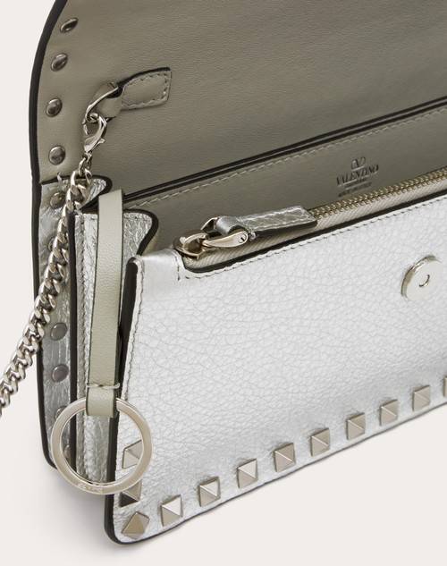 Red Valentino PORTAFOGLIO CON CATENA ROCKSTUD IN VITELLO GRANATO METALLIZZATO Pezzi Unici
