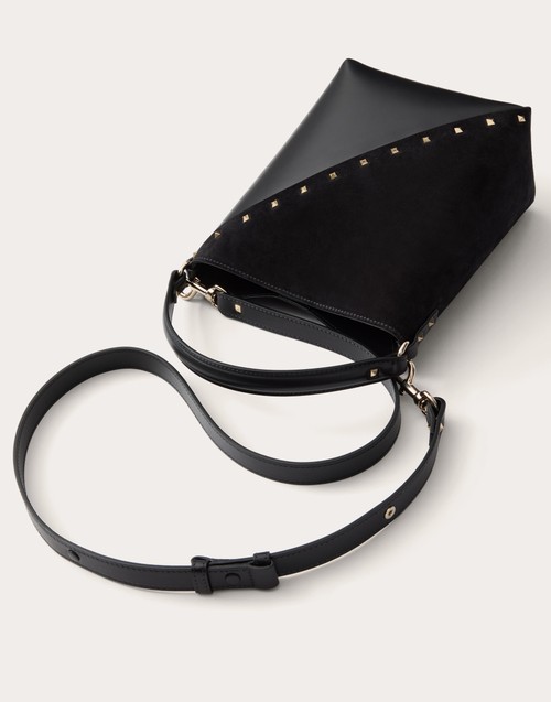 Red Valentino BORSA A SECCHIELLO VALENTINO GARAVANI VALENTINO GARAVANI ROCKSTUD WISPY IN VITELLO E CAMOSCIO Consegna Veloce