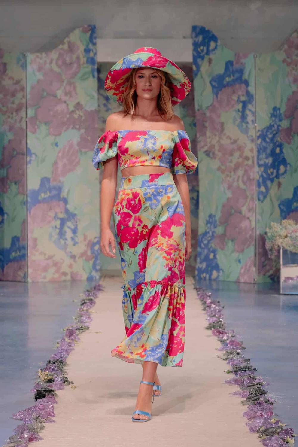 Luisa Beccaria Cappello in cotone a tesa larga con fiori astratti Vendita Economica