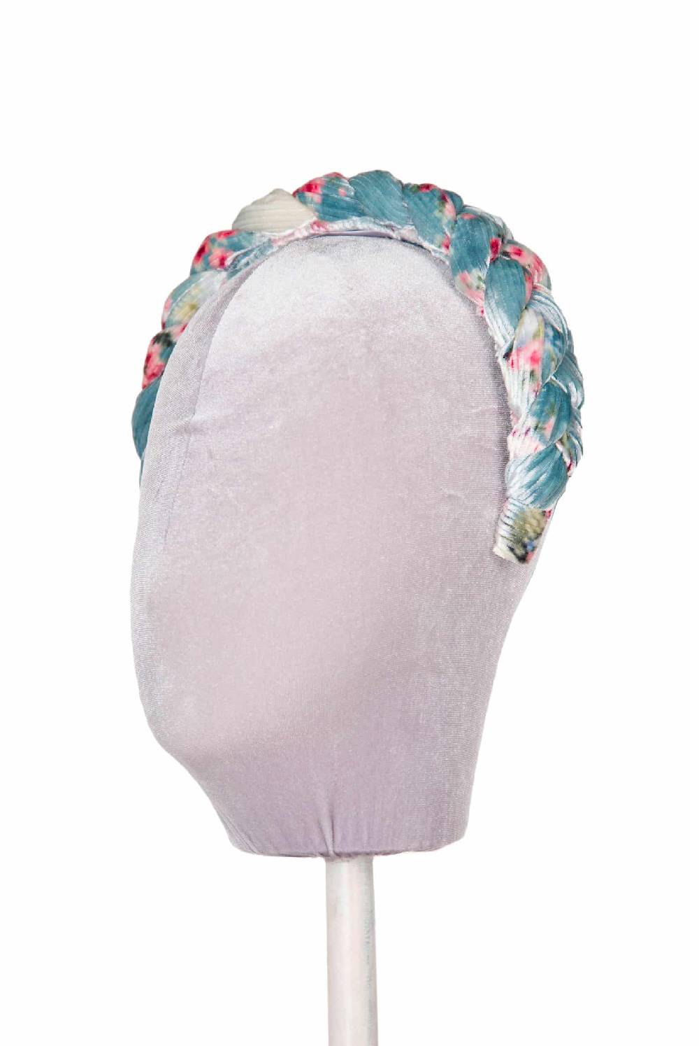 Luisa Beccaria Fascia per capelli intrecciata con boccioli di rose di velluto blu Fornitura limitata