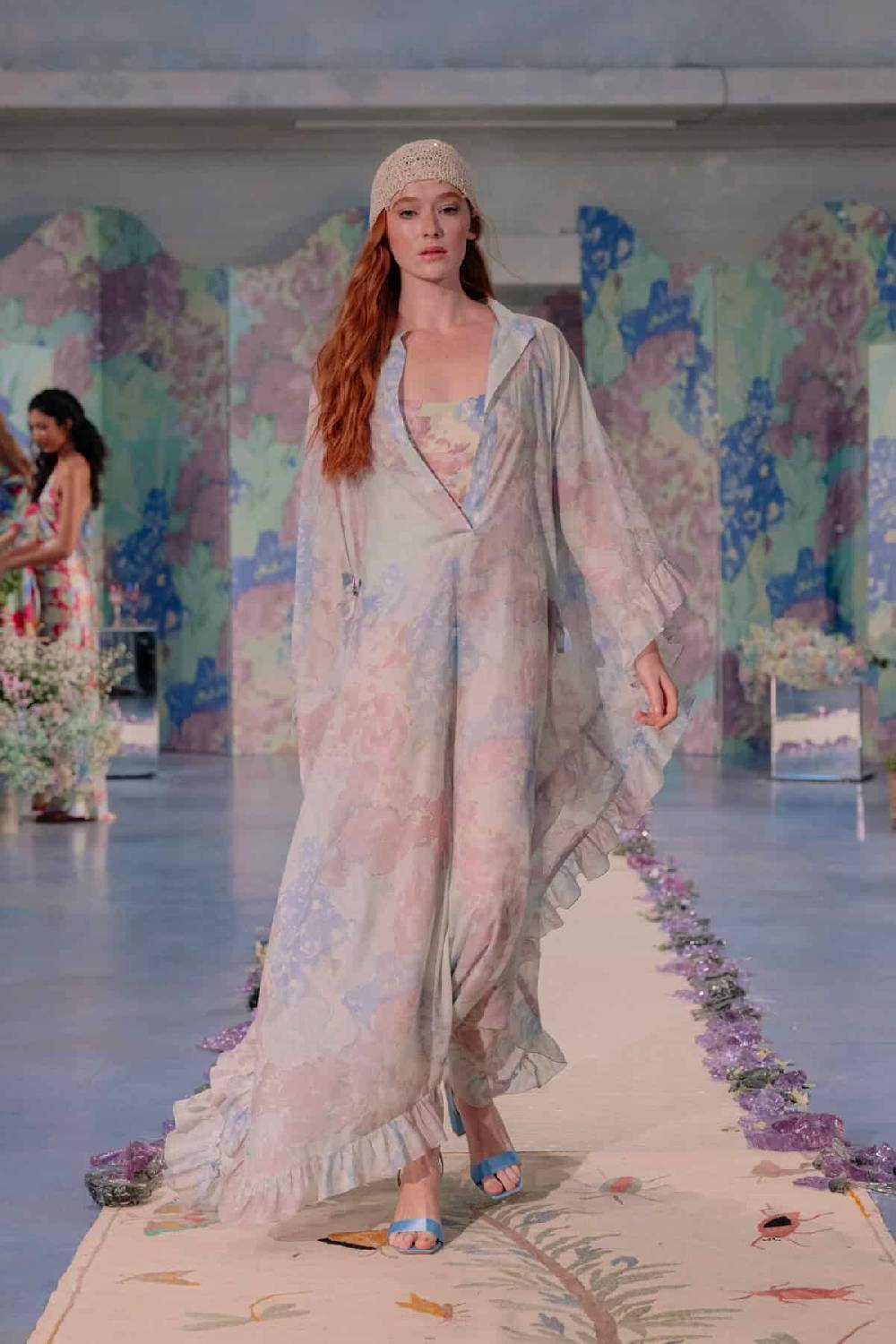 Luisa Beccaria Cappello beige all'uncinetto con perline Nuovo