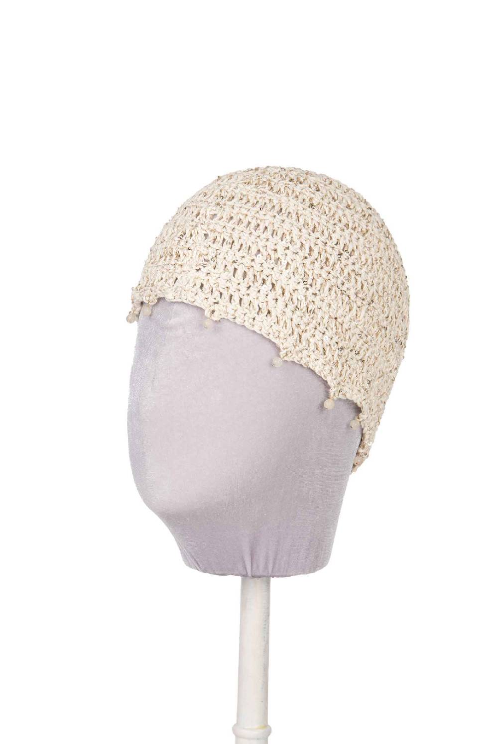 Luisa Beccaria Cappello beige all'uncinetto con perline Nuovo