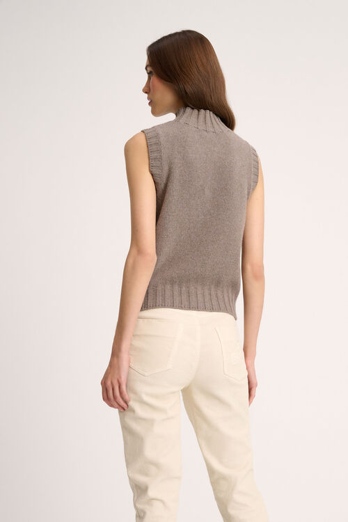 Luisa Spagnoli Chiusura - Gilet a collo alto 2025