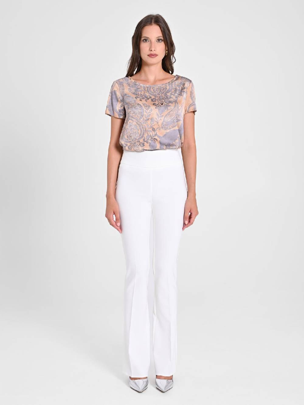 Rinascimento Pantaloni Flared in Tessuto Tecnico Bianco Soddisfazione Garantita