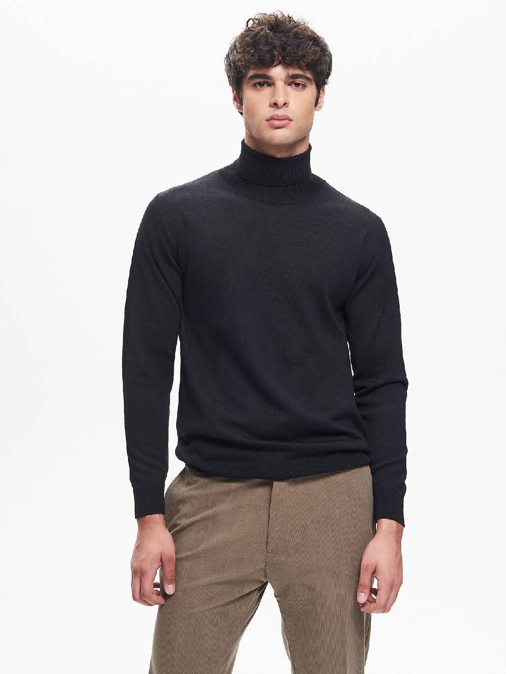 Rinascimento Maglia Dolcevita Uomo Basic Nero QB24 In Saldo