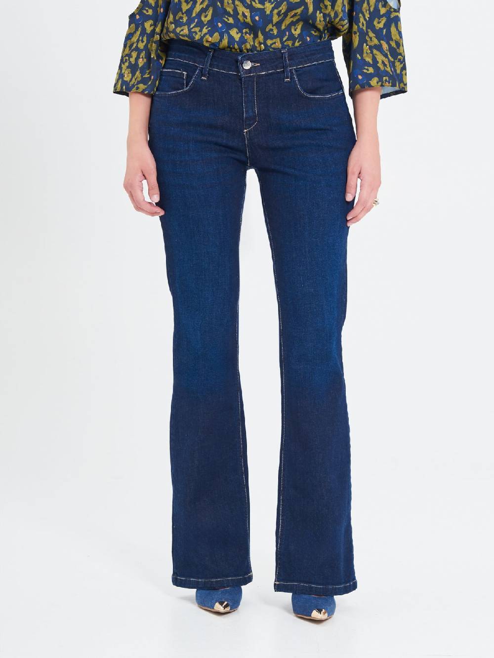Rinascimento Jeans Curvy a Zampa Prezzo Ridotto