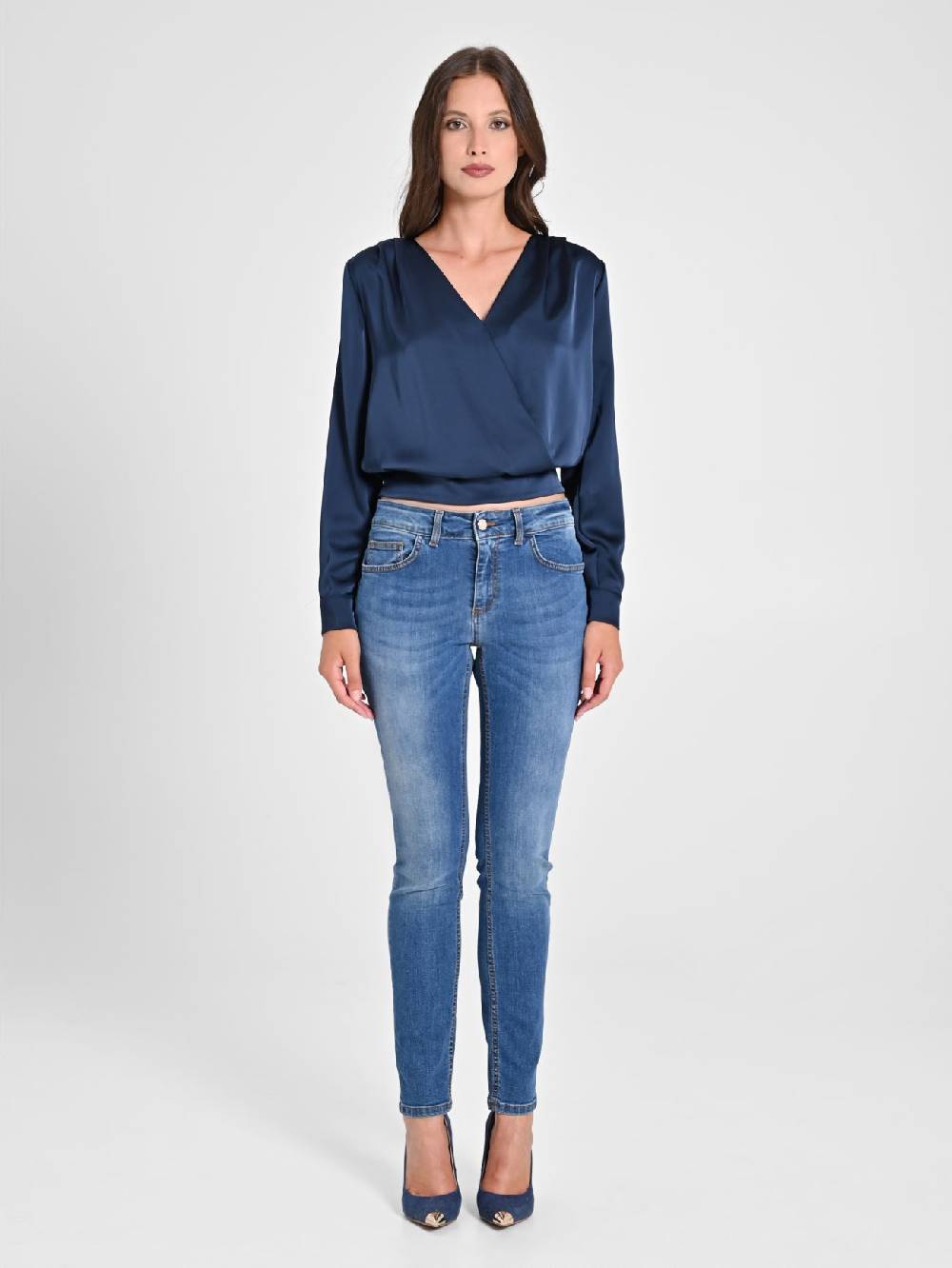 Rinascimento Blusa incrociata in Raso Novità