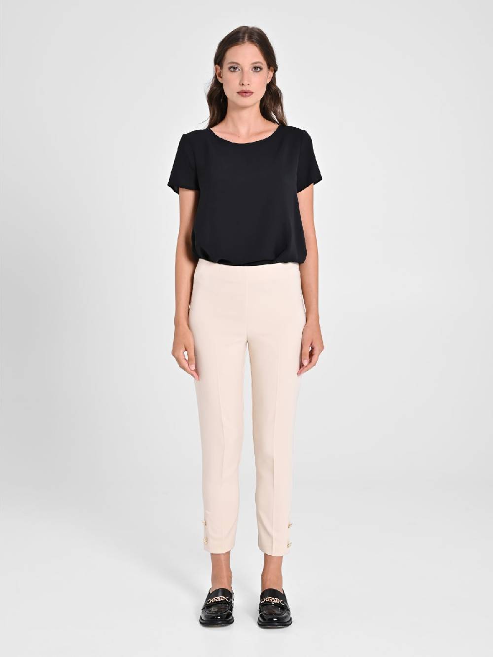 Rinascimento Pantaloni Slim in Tessuto Tecnico Beige 2025