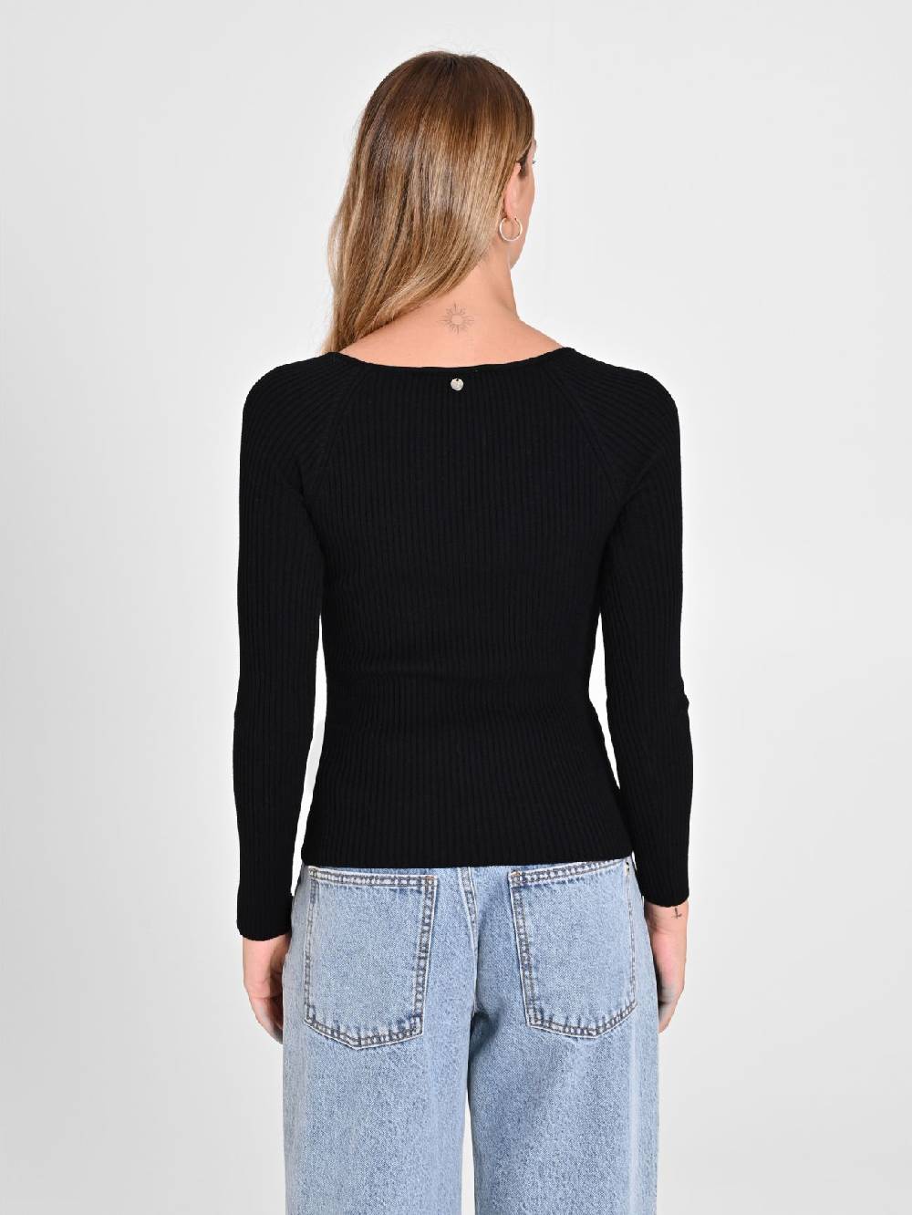 Rinascimento Maglia Nera con Scollo a Cuore Latest fashion