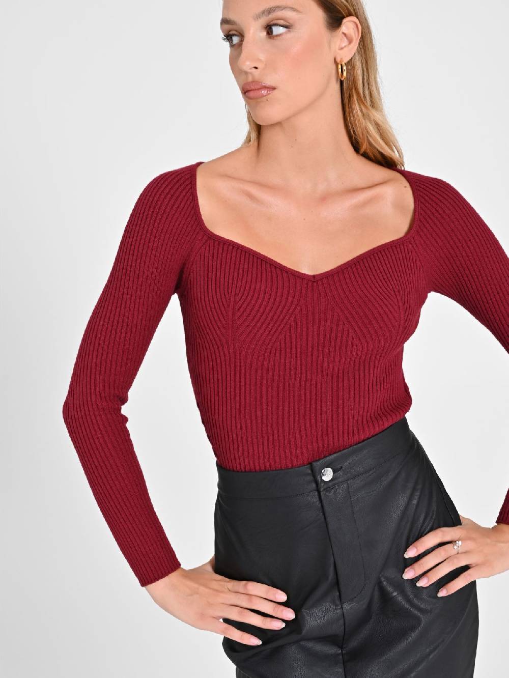 Rinascimento Maglia Bordeaux con Scollo a Cuore Offerte esclusive