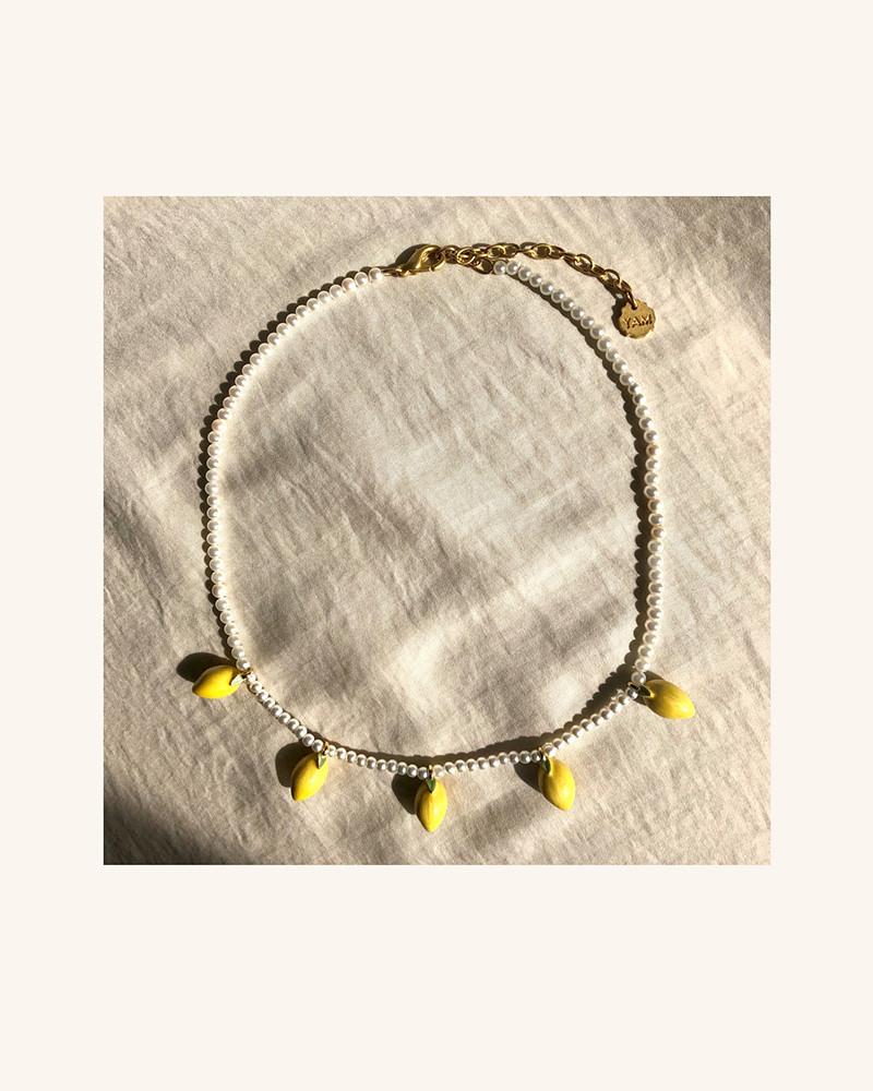 Y'am Capri Pearl necklace with pendants lemons Offerta