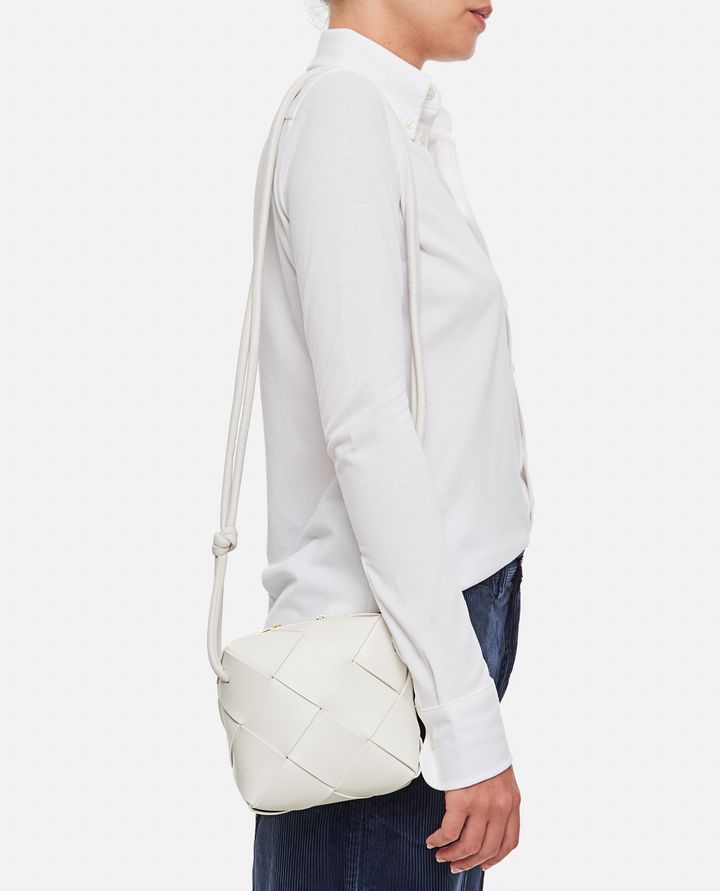Bottega Veneta MINI CASSETTE CAMERA BAG IN PELLE Promozione Limitata