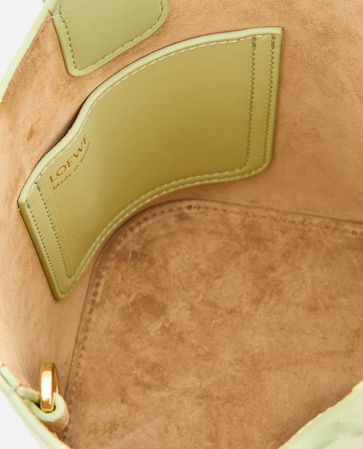 Loewe MINI PEBBLE BUCKET BORSA IN PELLE Bestseller