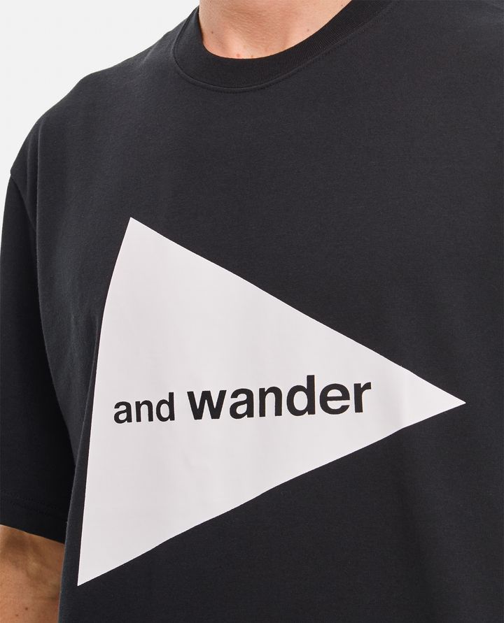 And Wander AND WANDER LOGO T-SHIRT Promozione