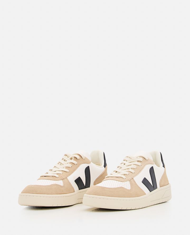 Veja V 10 SNEAKERS Cyber Monday
