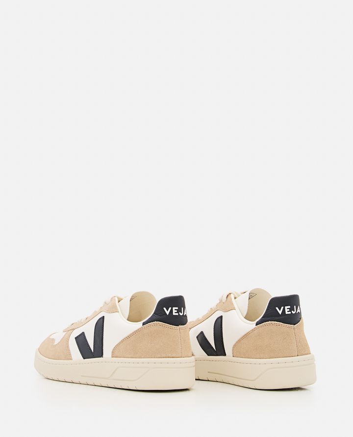 Veja V 10 SNEAKERS Cyber Monday