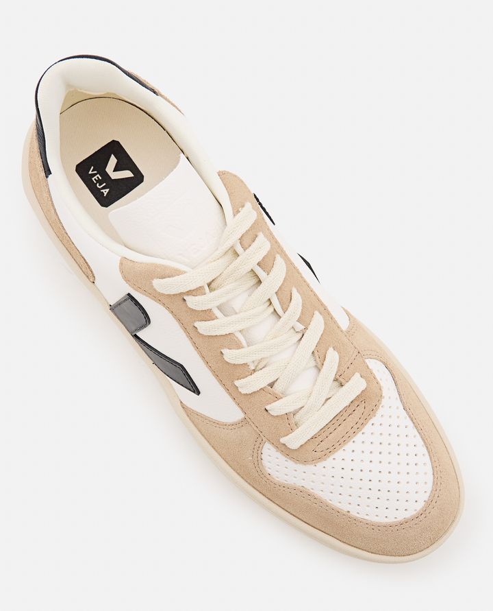 Veja V 10 SNEAKERS Cyber Monday