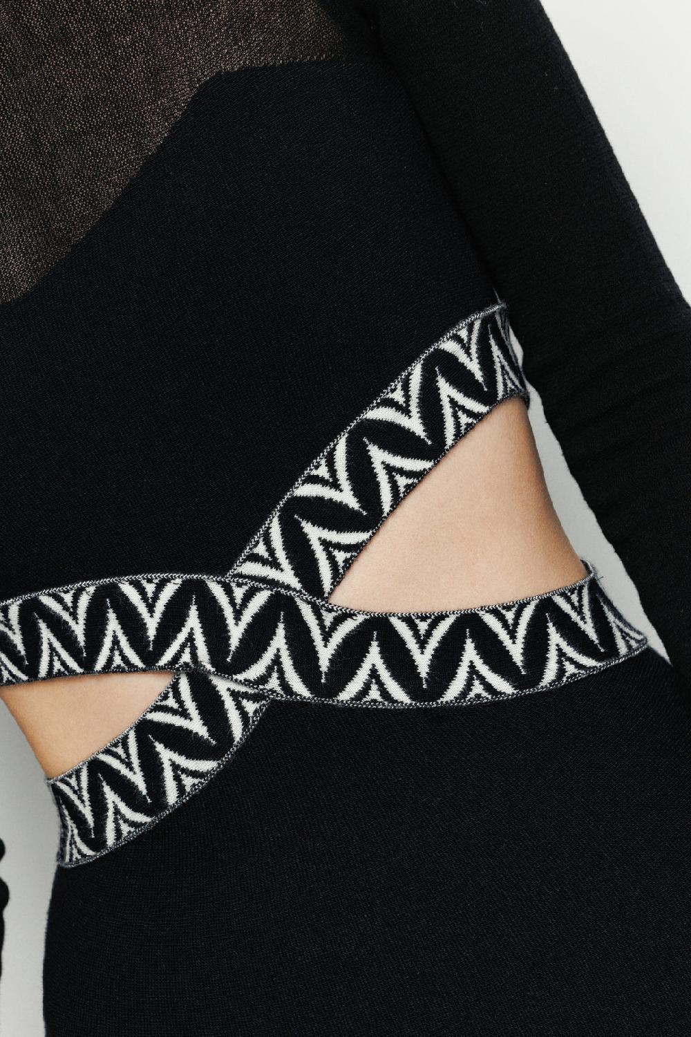 Akep ABITO CORTO AKEP A RUOTA CON CUT OUT IN JACQUARD Soddisfazione Garantita