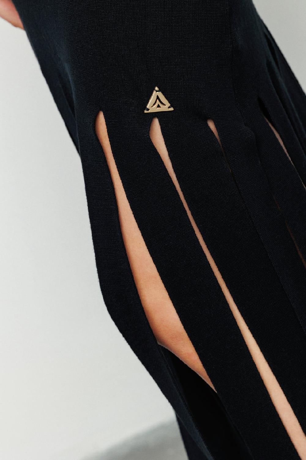 Akep ABITO LUNGO AKEP CUT OUT SULLA SPALLA CON FRANGE Presa