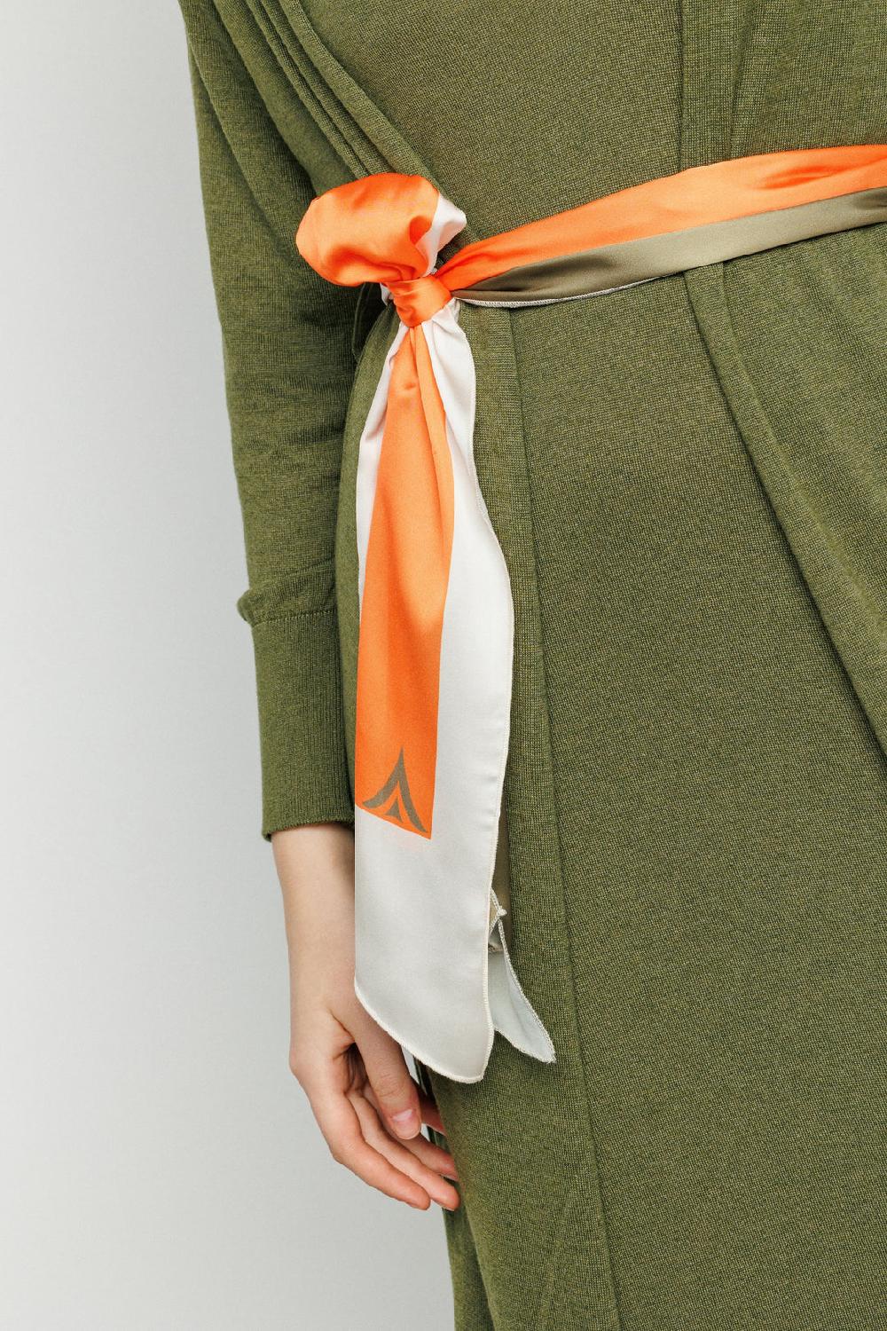 Akep CARDIGAN MIDI CON FOULARD IN VITA Grandi sconti