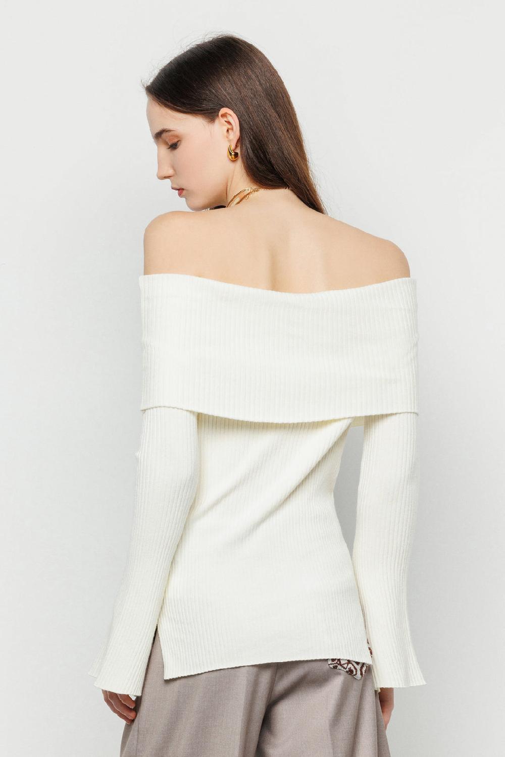 Akep PULLOVER AKEP SCOLLO BARDOT CON BOTTONI LOGATI Presa